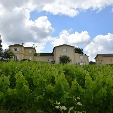 Holiday home Chez Claude Et Aline Puynormand